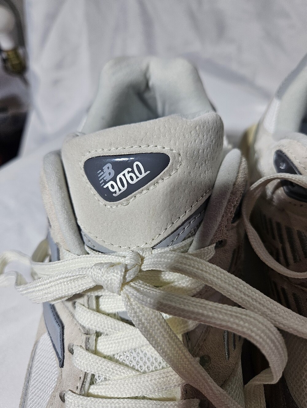 New Balance Unisex 9060 Sea Salt Running Shoes Mens Size 8.5 Womens Size 10 - Picture 7 of 9